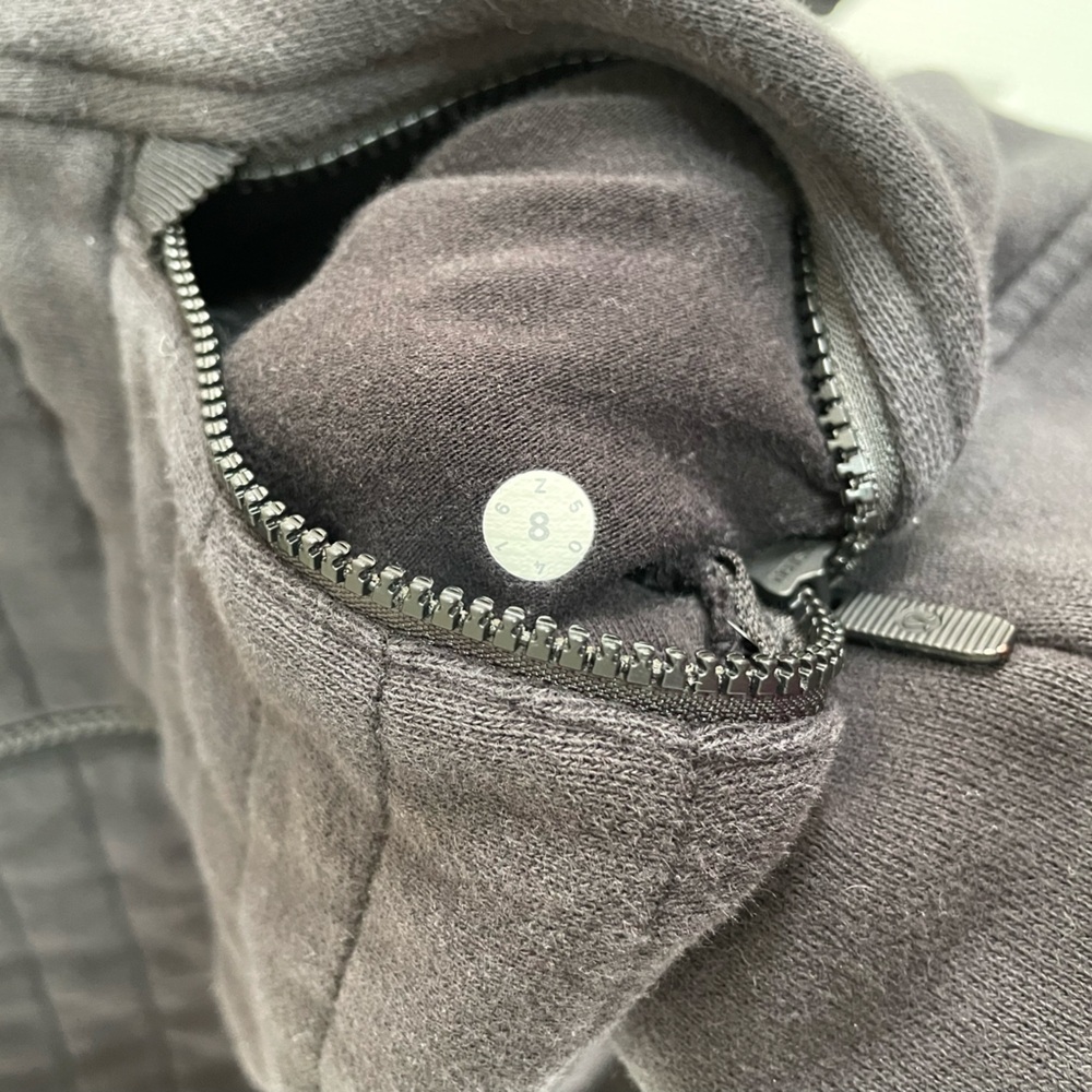 Lululemon Black Quilted Scuba Style Zip Jacket Size 8 Athleisure Activewear - Picture 4 of 5